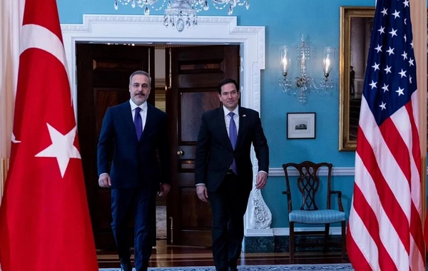 Fidan Rubio ilə Ukraynanı müzakirə edib