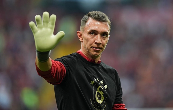 Muslera Türkiyə ilə belə vidalaşdı