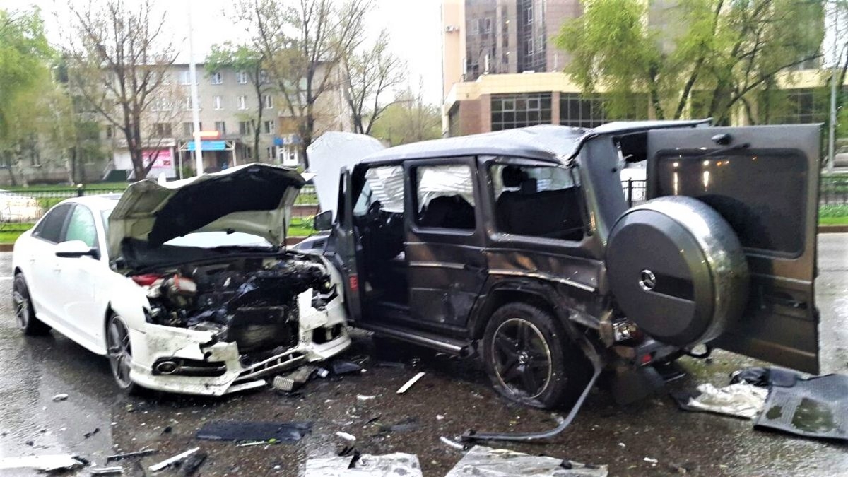 Bakıda 12 avtomobili əzən "Gelandewagen" sürücüsü saxlanıldı