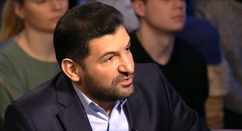Fuad Abbasovun vəkili: "Bu gün Bakıya uçmalı idi"