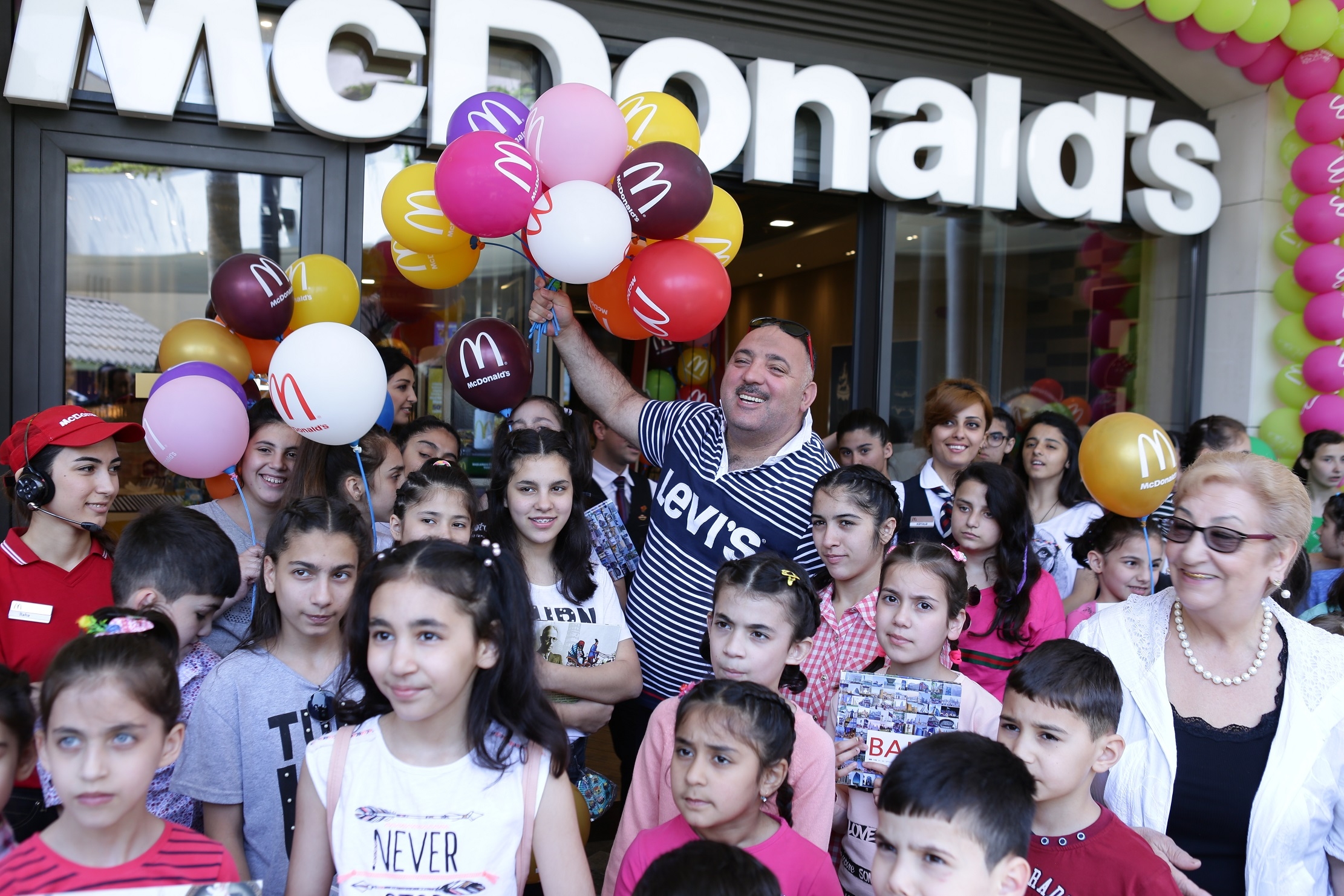 McDonald’s Azərbaycan uşaqları 1 iyun – Uşaqların Beynəlxalq Müdafiəsi Günü münasibətilə təbrik etdi