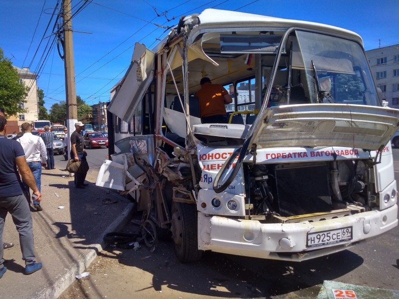 Erməni avtobus sürücüsü qəza törətdi - Azərbaycanlı qız yaralandı - VİDEO/FOTO