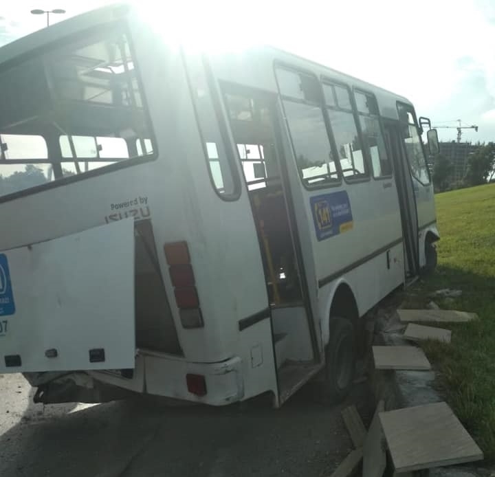 Bakıda evakuatorla avtobus toqquşub: 4 yaralı - VİDEO/FOTO (YENİLƏNİB)