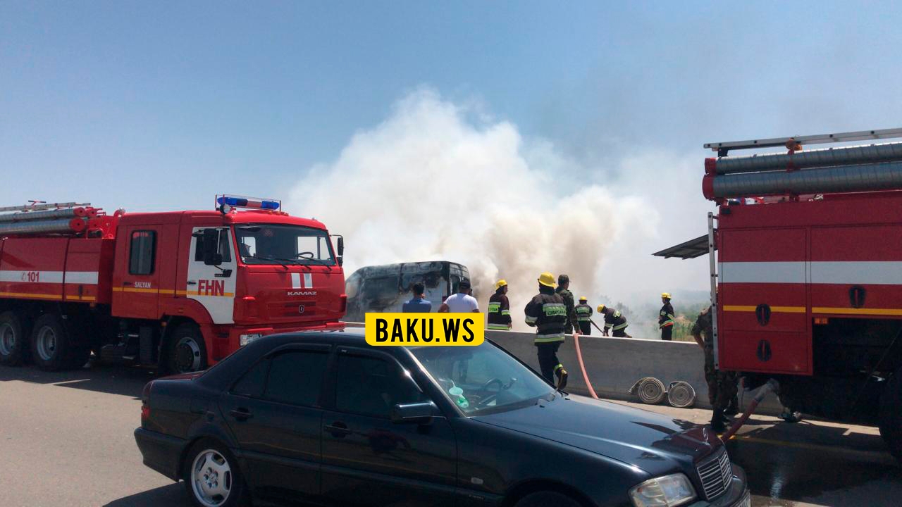 Bakı-Ələt yolunda avtomobil yandı - VİDEO