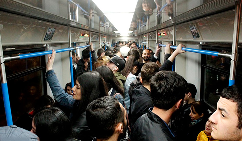 Bakı metrosunda problem – sıxlıq yarandı