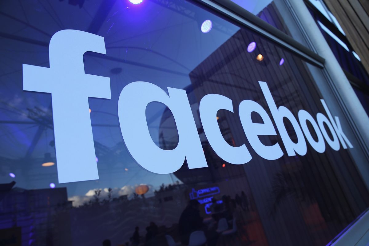“Facebook”a 2 milyon avro cərimə kəsildi