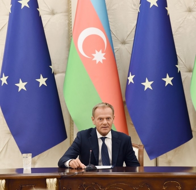 Donald Tusk: "Azərbaycan mühüm addımlar atıb"