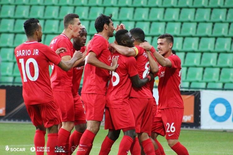 “Neftçi” Azərbaycan futbolu tarixində birdən üç rekord vurub