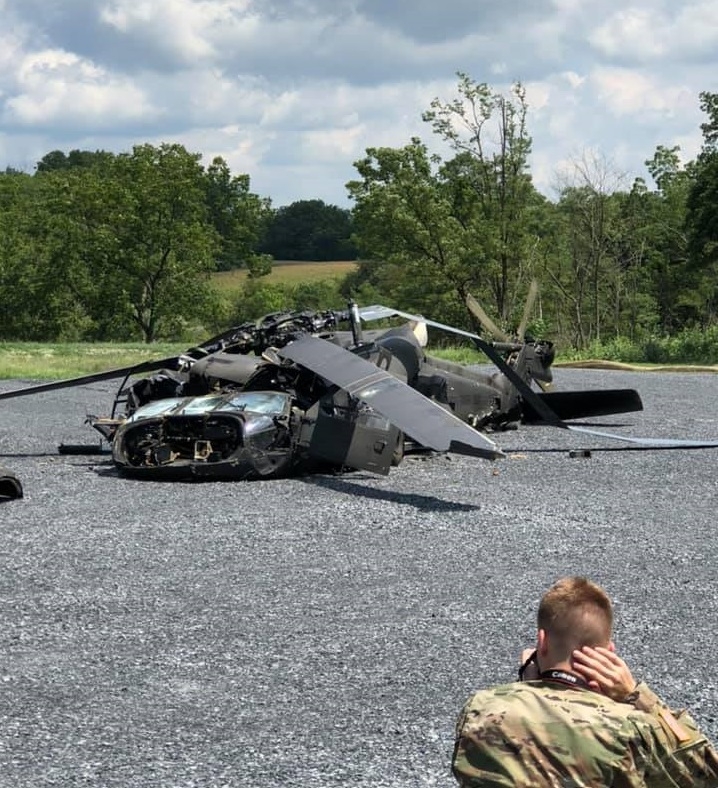 ABŞ ordusunun helikopteri parça-parça oldu - VİDEO