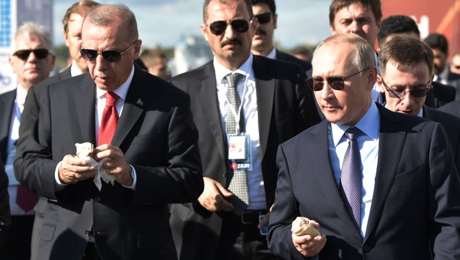 Putin Ərdoğana dondurma aldı - VİDEO