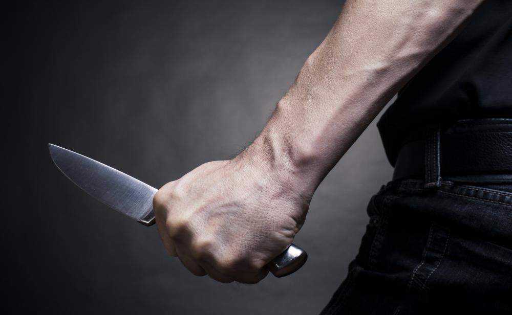 Azərbaycanda 28 yaşlı oğlanı bıçaqladılar, polis ayağa qalxdı