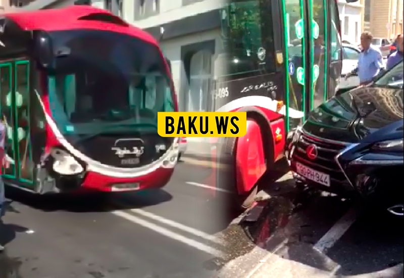 “BakuBus” avtobusu qəzaya uğradı - VİDEO