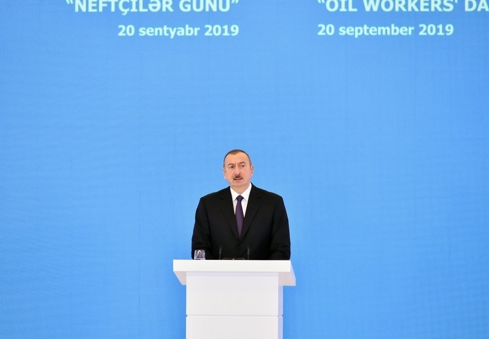 Prezident: "Bu gün Azərbaycanın neft-qaz sektoru öz yeni inkişaf dövrünü yaşayır"