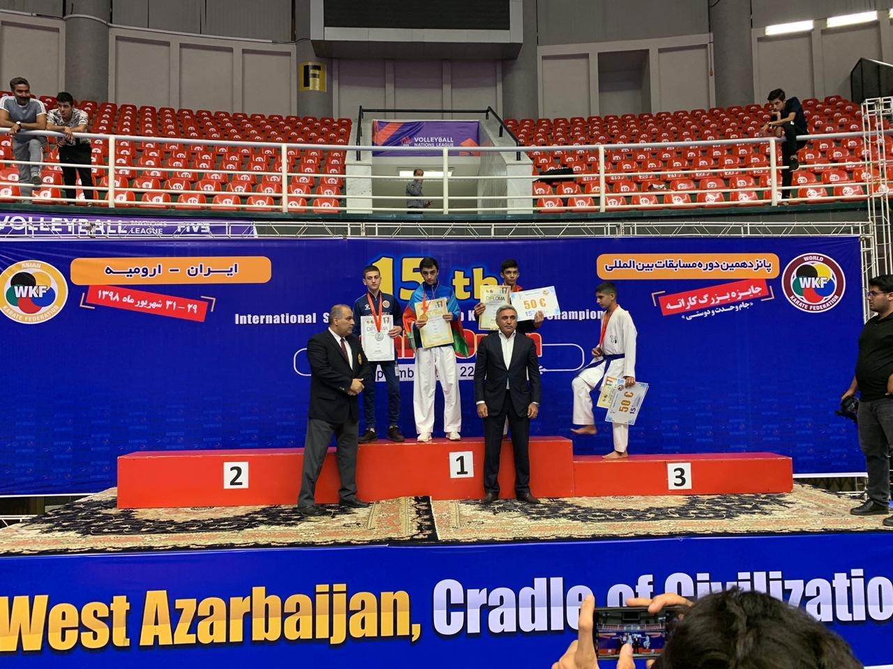 Azərbaycanlı karateçi ermənini məğlub edərək qızıl medal qazanıb - FOTO