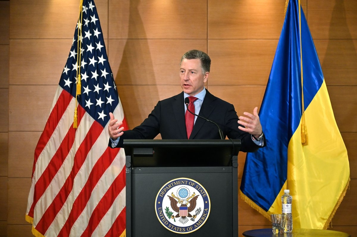 ABŞ-Ukrayna qalmaqalı istefaya səbəb oldu