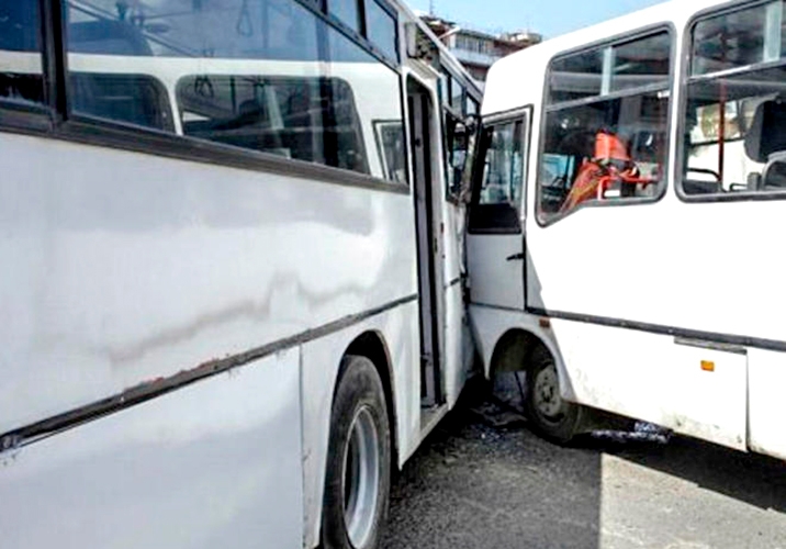SON DƏQİQƏ - Bakıda iki avtobus toqquşub - 6 qadın yaralanıb