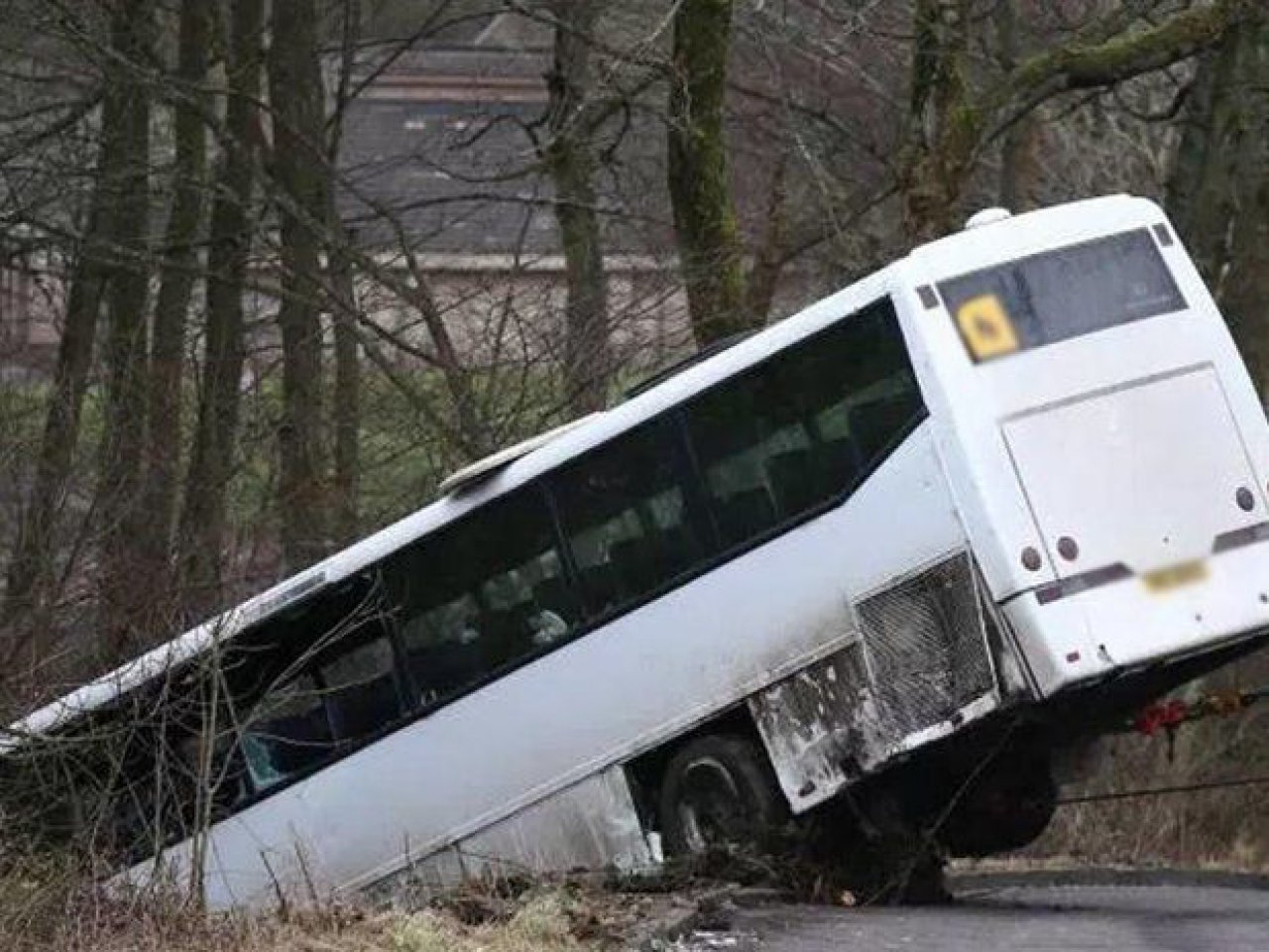 SON DƏQİQƏ! Qobustanda avtobus aşdı - 2 ölü, 6 yaralı - FOTO