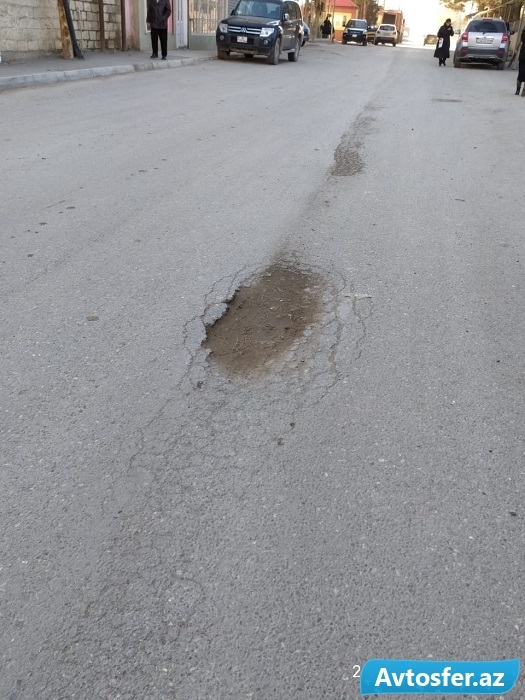 Xırdalanda yeni asfaltlanmış yol çökür — FOTO