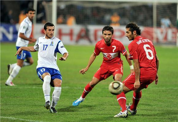 UEFA Türkiyə-Azərbaycan oyununun yerini və vaxtını açıqladı
