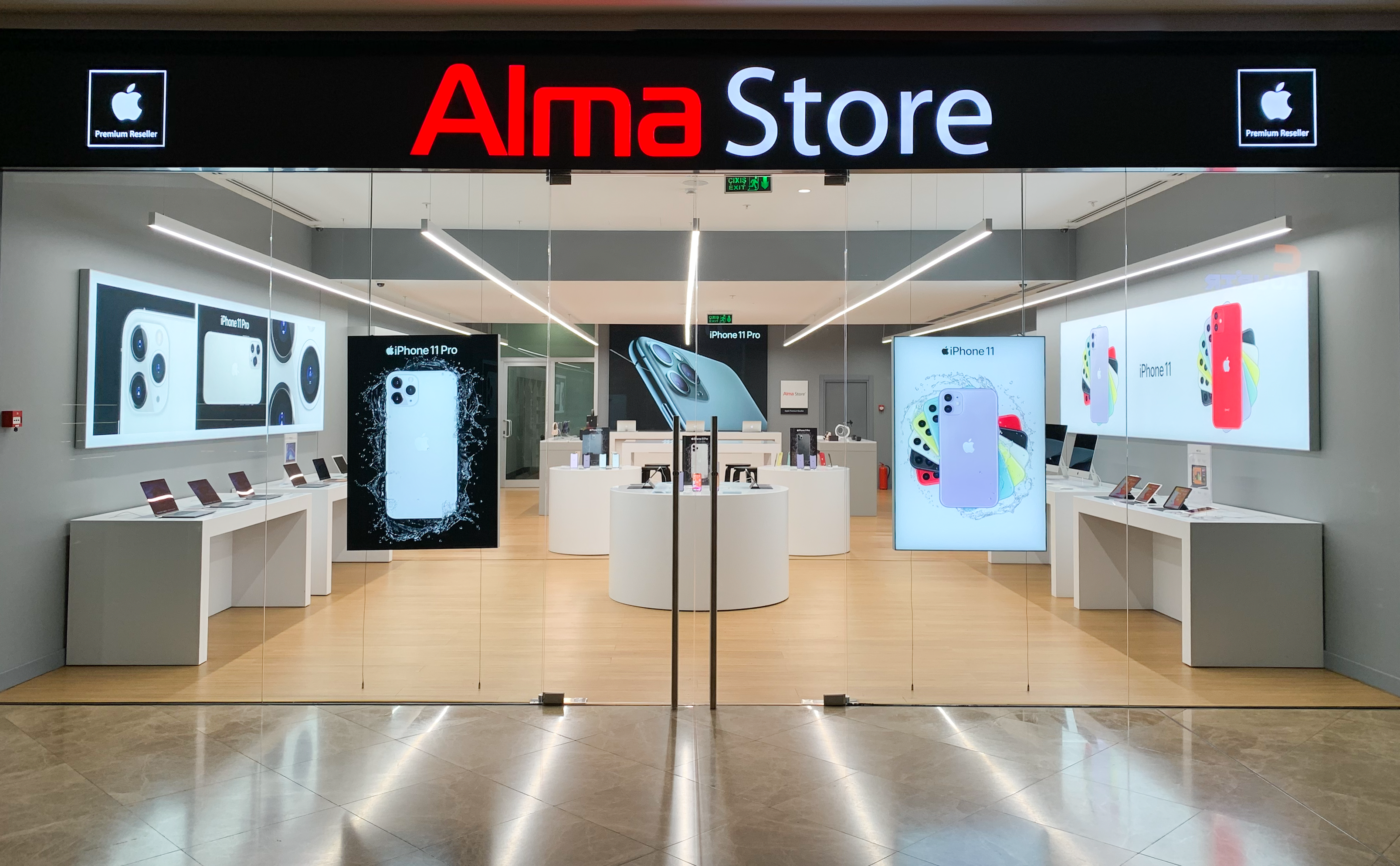 Dəniz Mall-dakı yeni Alma Store Apple pərəstişkarlarını xüsusi qiymətlərlə sevindirəcək
