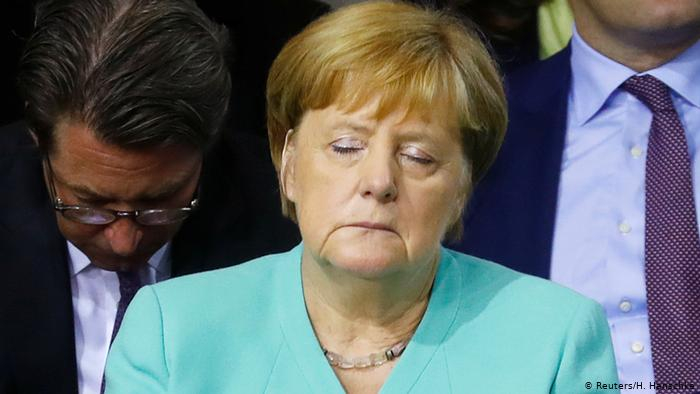 Angela Merkel karonavirus şübhəsilə karantinə alınıb