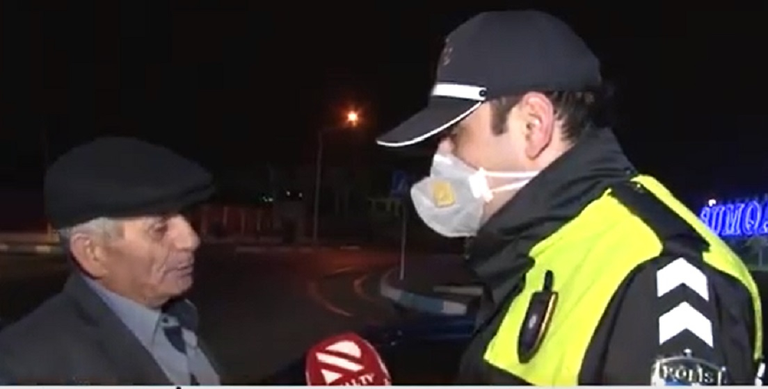 Polisi aldatmağa çalışan 66 yaşlı sürücü: “Maskamız evdə qalıb” - VİDEO