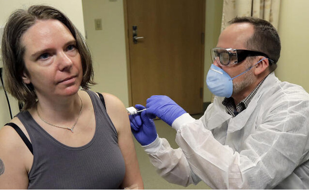 Koronavirus peyvəndinin sınağına başlandı, vaksin vurulan qadın danışdı - VİDEO