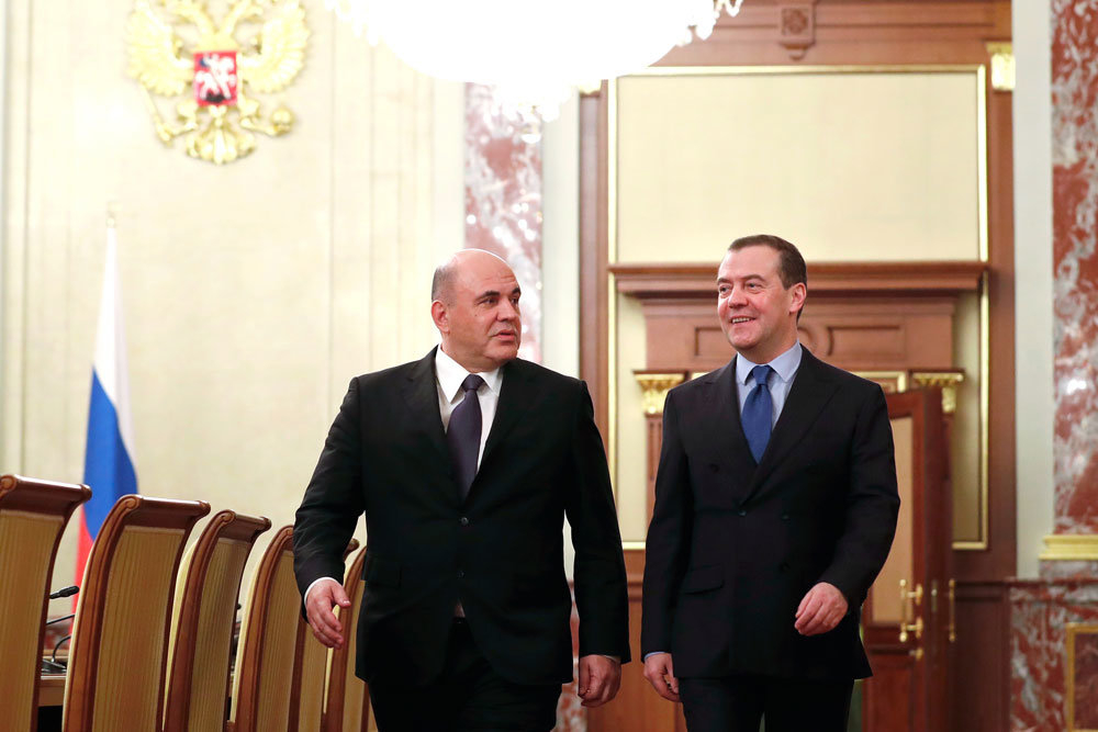 Medvedev baş nazirin koronavirusa yoluxmasına reaksiya verdi