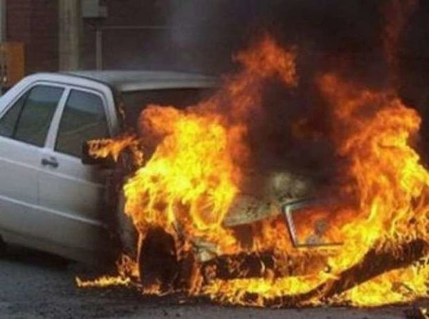 Bakı və Şamaxıda minik avtomobilləri yandı