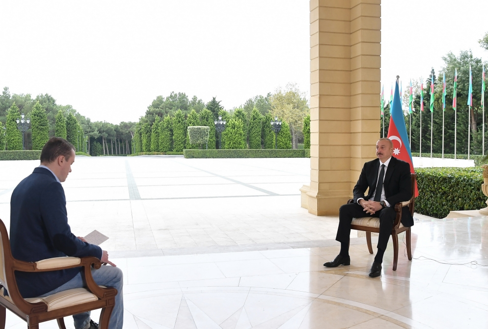 Prezident İlham Əliyev Rusiyanın “Pervıy Kanal” televiziyasına müsahibə verib - FOTO