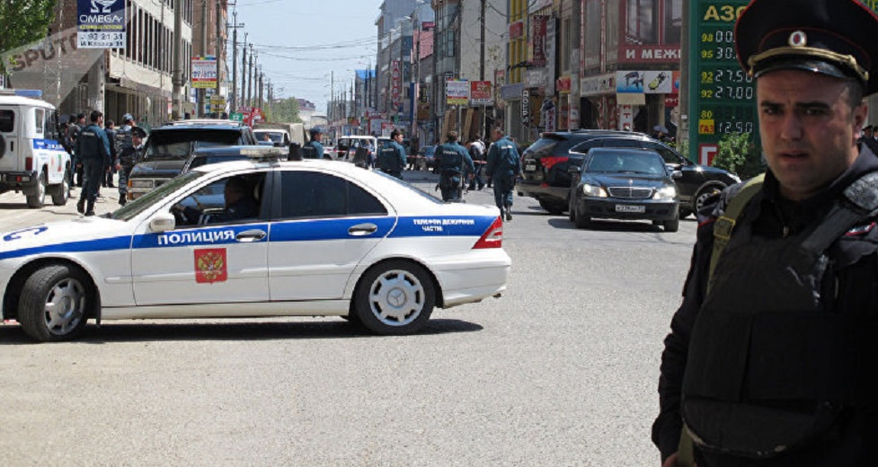 Mahaçqalada polislərlə silahlı şəxslər arasında atışma - ANBAAN VİDEO