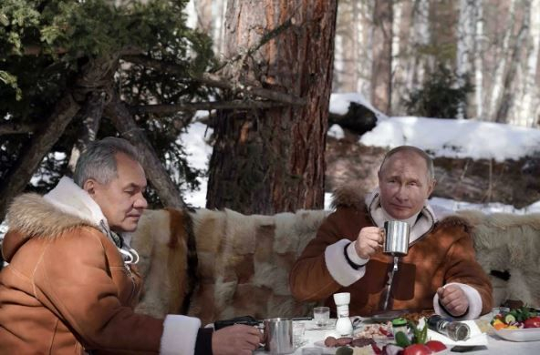 Putin və Şoyqu Tayqada istirahətdə - FOTO