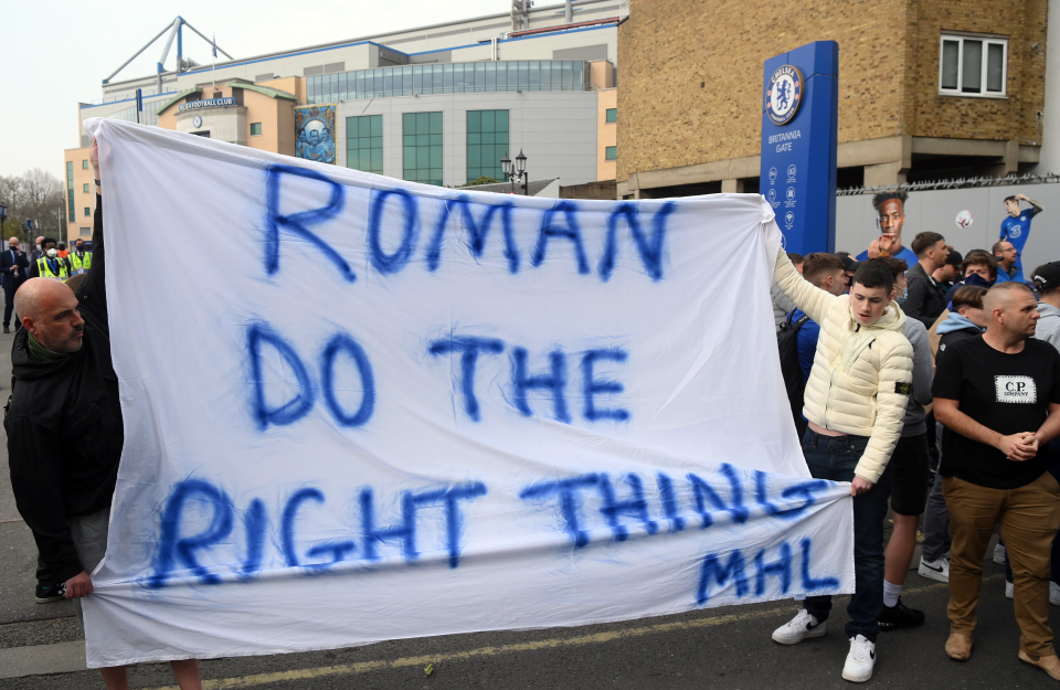"Stamford Bridge"də aksiya, azarkeş "Çelsi"ni geri addıma səsləyir - FOTO/ VİDEO