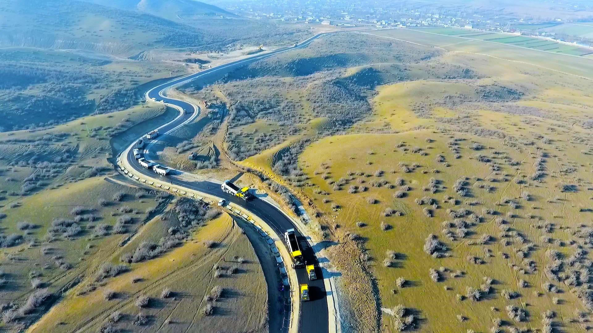 Azərbaycanın 5 rayonunda kənd yolları yenidən qurulur - FOTO
