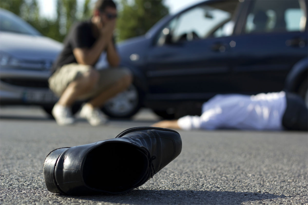Avtomobil ata və oğlu vurdu: Ata öldü, oğlu yaralandı