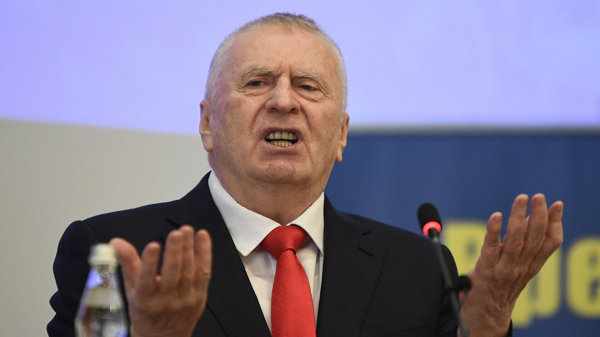 Milli Məclisin iclasında Jirinovski tənqid edildi