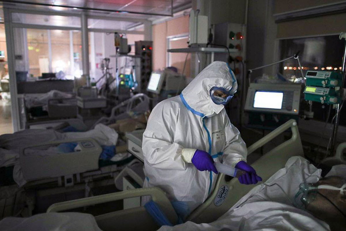 Rusiyada son sutkada daha 663 nəfər koronavirusdan ölüb