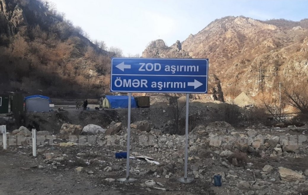 İlham Əliyev: Kəlbəcərə rahat çatmaq üçün Ömər aşırımı üzrə yol çəkilir