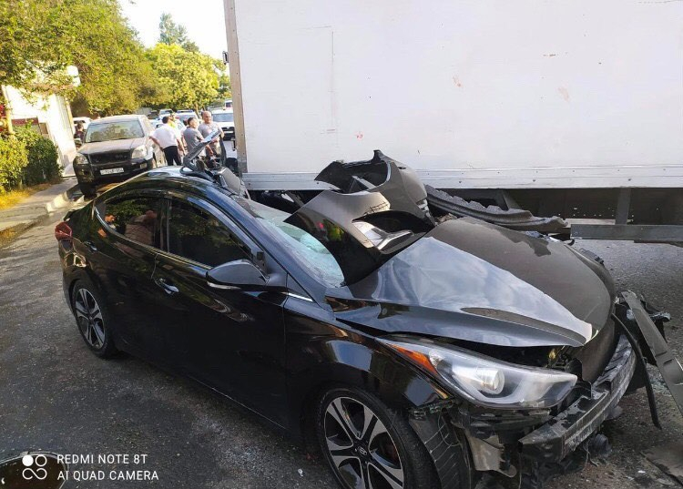 Bakıda dəhşətli qəza: "Hyundai Elantra"nın sürücüsü öldü - VİDEO