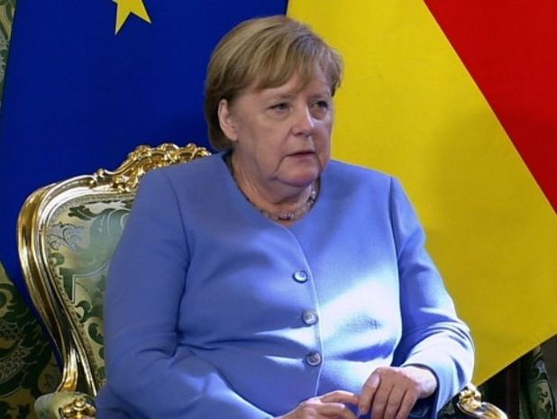 Merkel Lavrova görə ayağa qalxdı – VİDEO