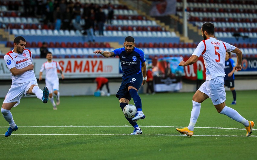 "Sabah"ın hücumçusu "Qarabağ"ın qolkiperini vurduğu üçün meydandan qovuldu