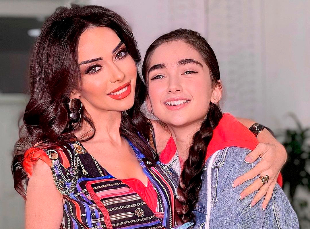 Manana Çaparidze 13 yaşlı qızı ilə - FOTO
