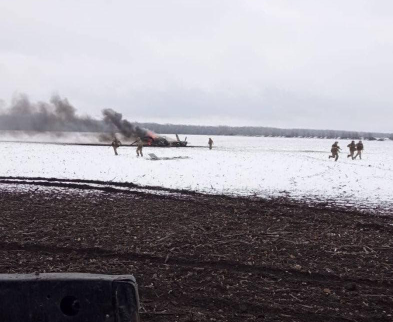Ukrayna ordusu katapult etmiş pilotu evakuasiya etmək üçün gələn Mi-8 helikopterini vurdu