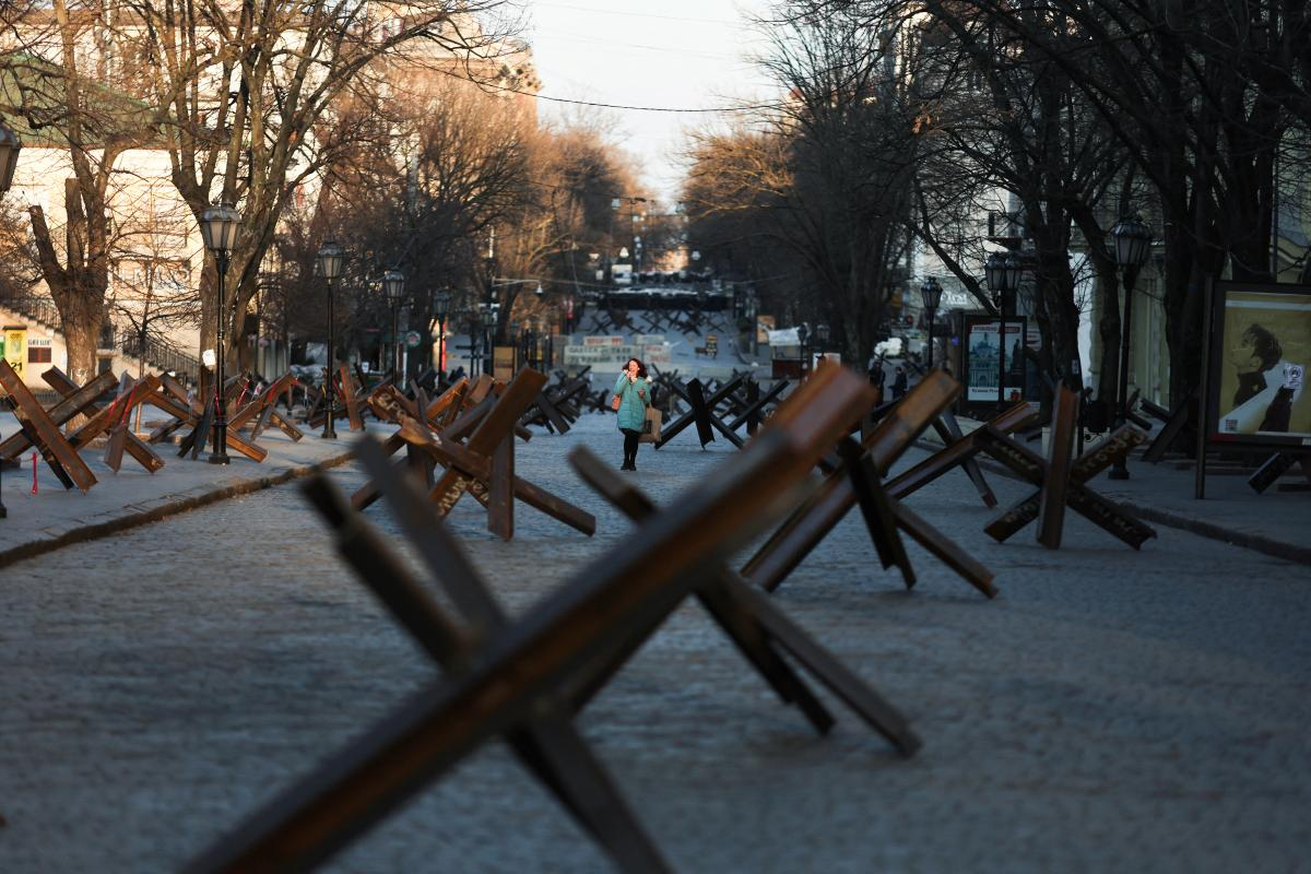 Rusiya ordusu Odessaya raket zərbəsi endirib