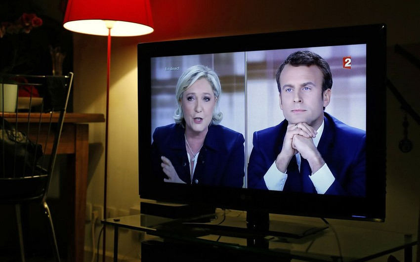 “Exit-poll”: Makron kiçik fərqlə Le Pendən öndədir