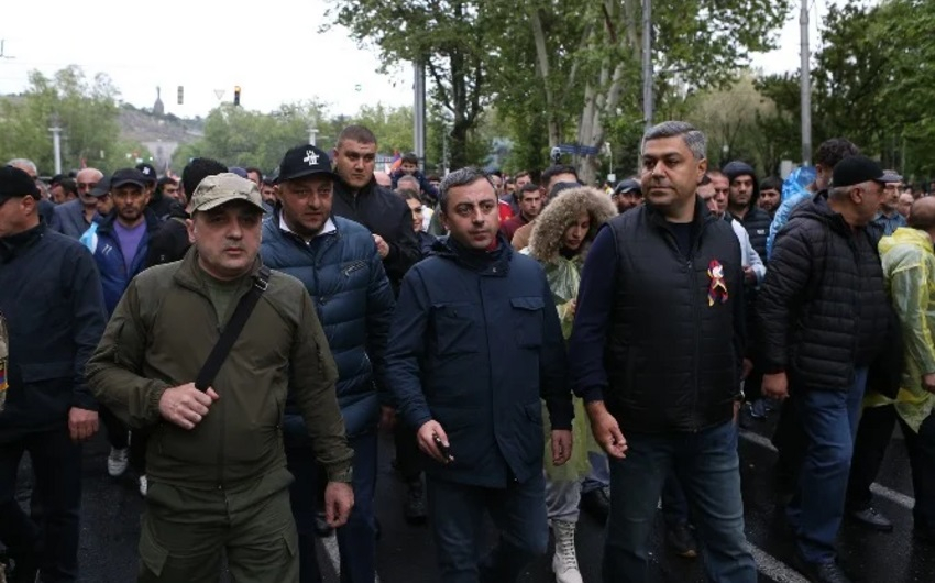 Ermənistanda etirazlar: Koçaryanın oğlu da saxlanıldı - YENİLƏNİB + VİDEO