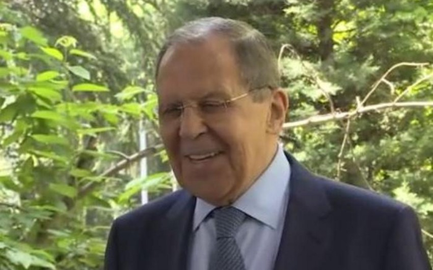 Lavrov jurnalistə qarşı kobudluq edib: “Get tovuzquşu ilə danış” - VİDEO