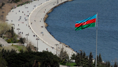 Yanğınsöndürənlər bu dəfə Azərbaycan bayrağını “xilas etdi" - VİDEO