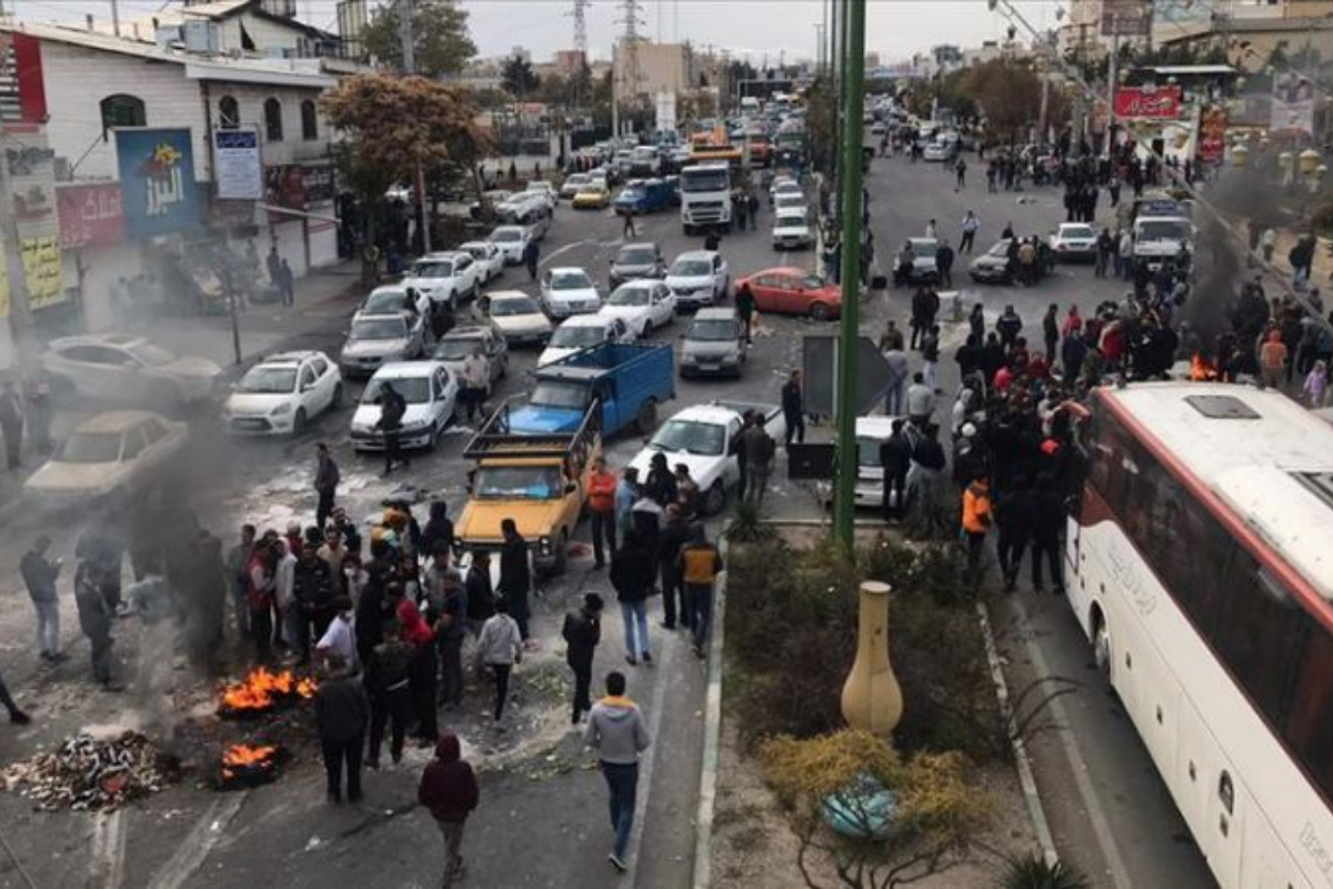 İranda Əli Xameneiyə qarşı etirazlar davam edir - VİDEO