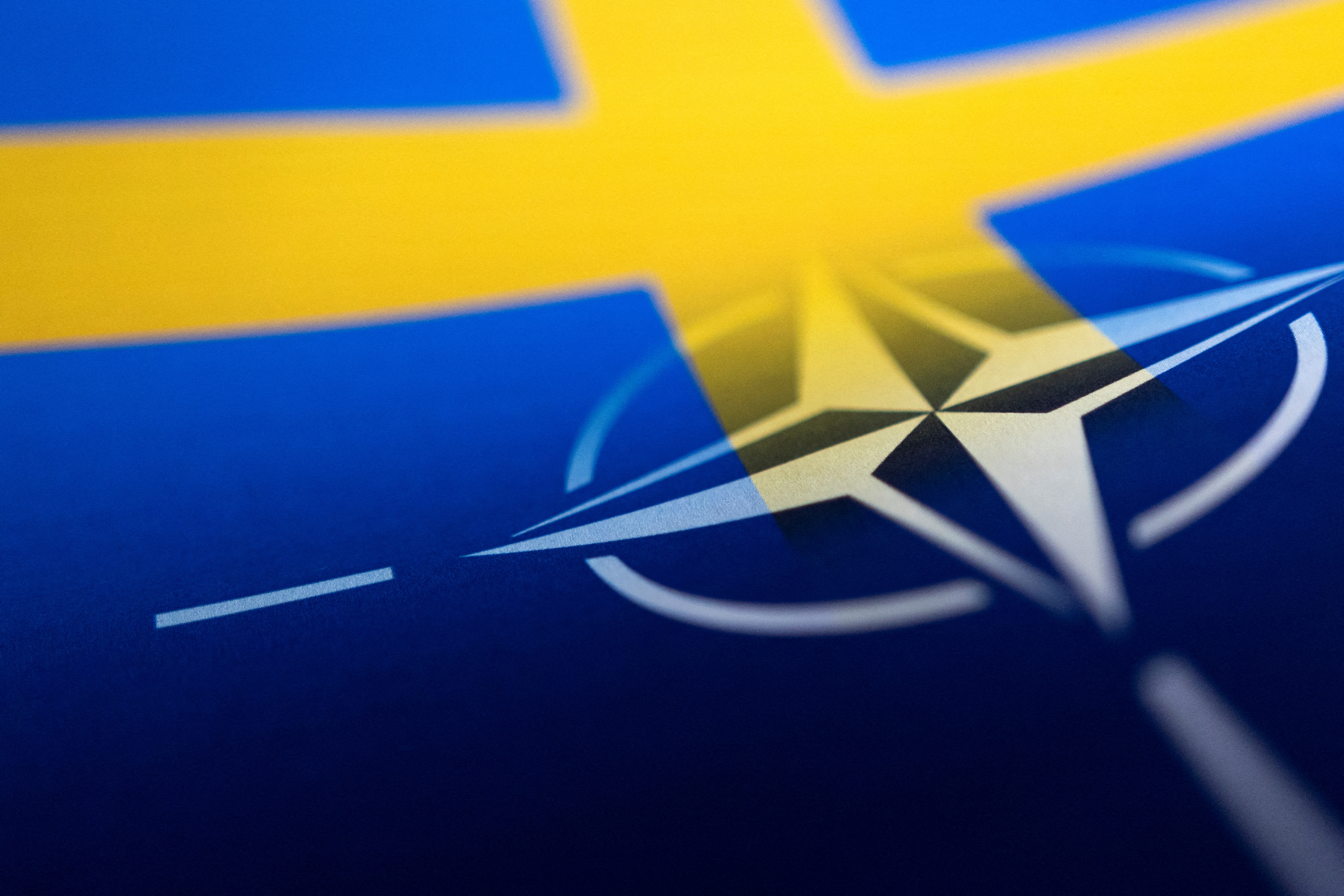 İsveç NATO-ya üzv olmaq barədə rəsmi qərar